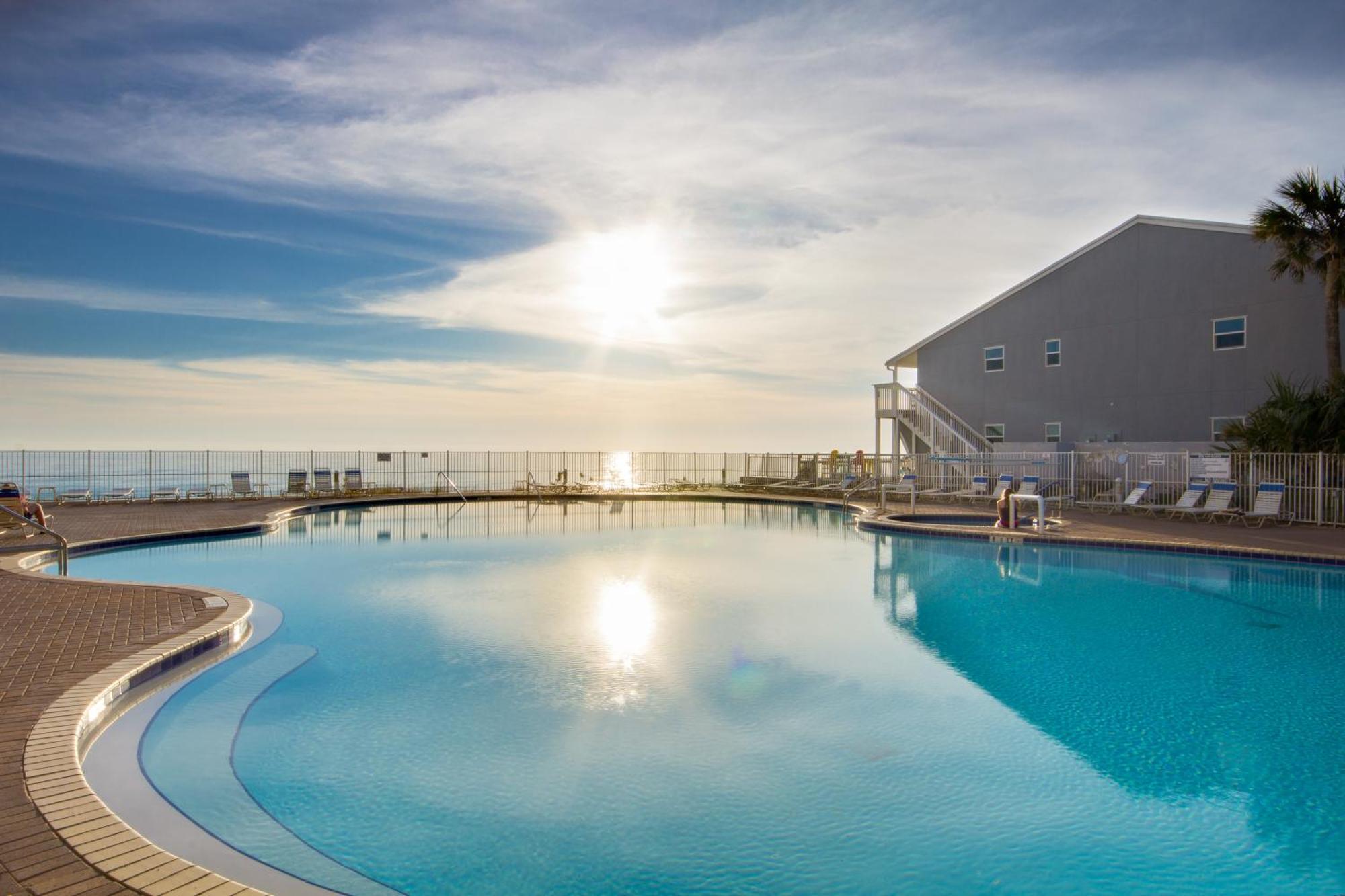 Corner Unit! To Ocean Views! Close To Pier Park! Holiday home *