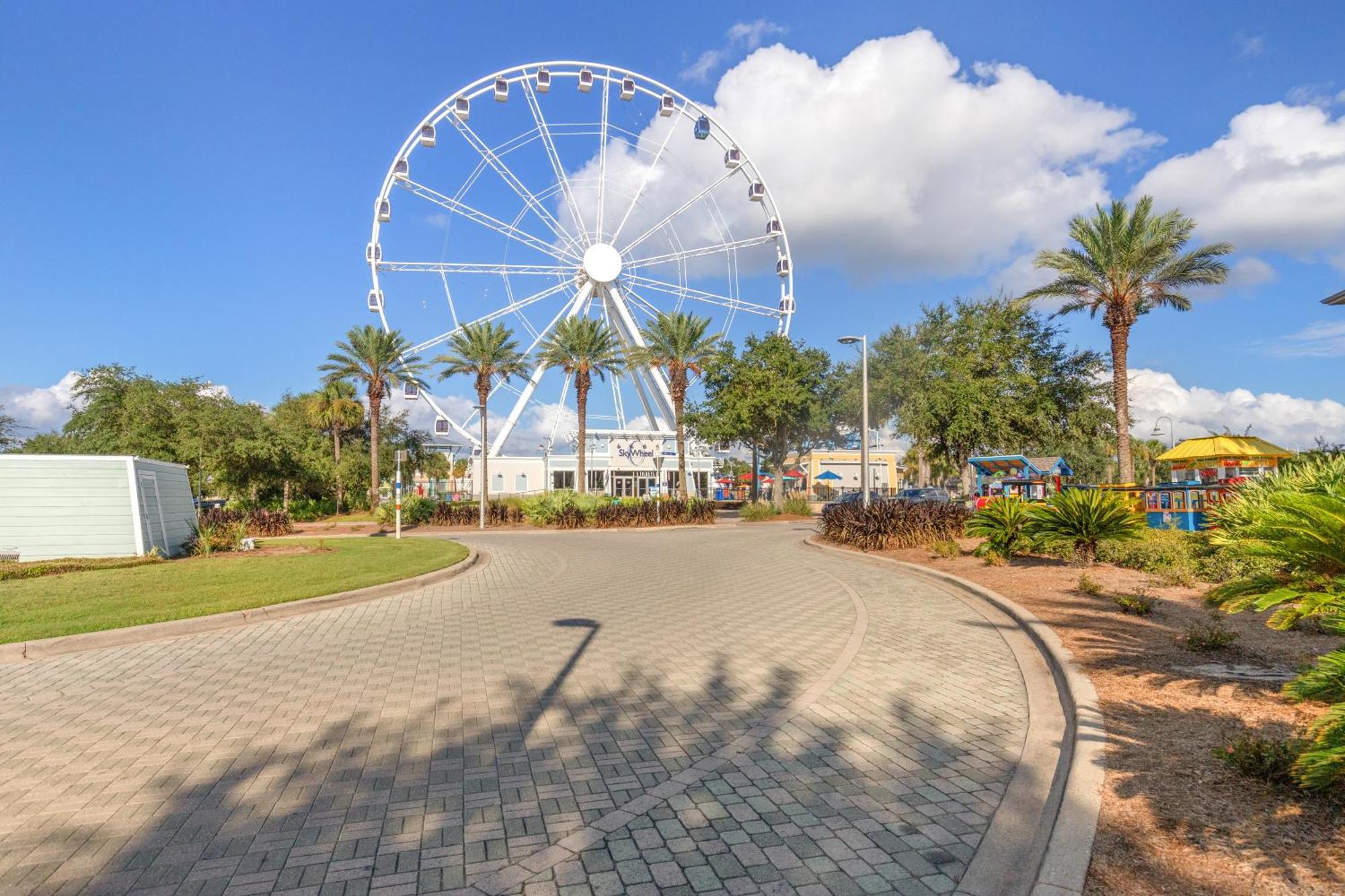 Holiday home Corner Unit! To Ocean Views! Close To Pier Park! *