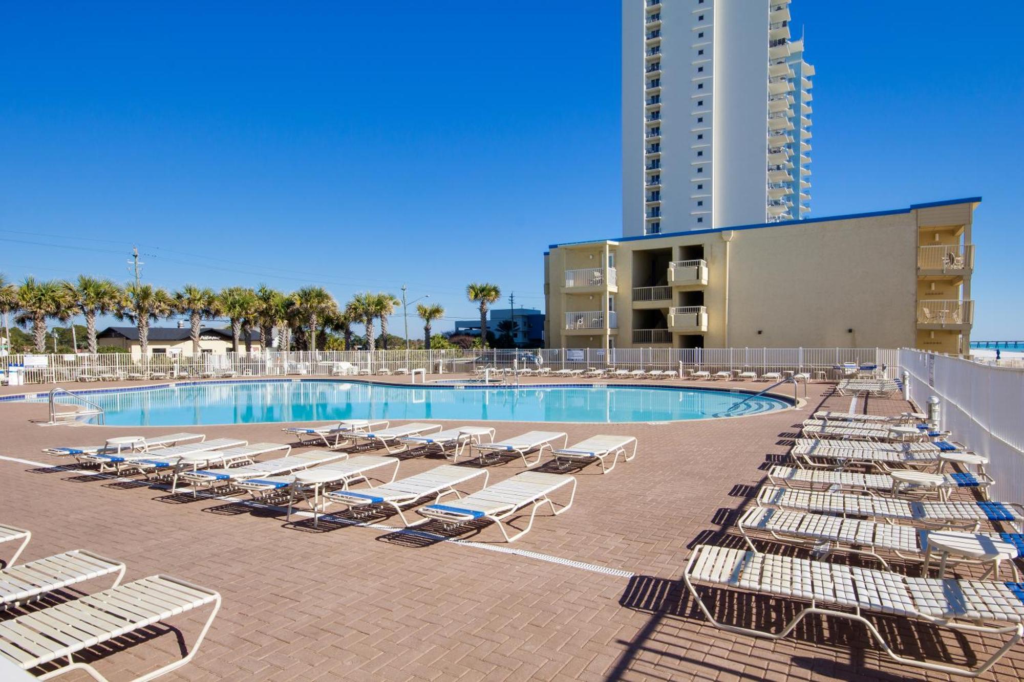 Corner Unit! To Ocean Views! Close To Pier Park!